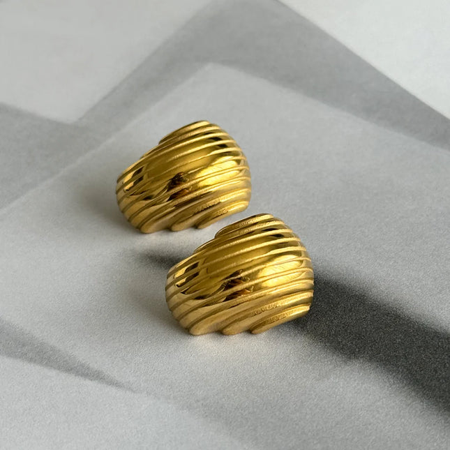 Gilded Wave Earrings – Sculpted Gold for Bold Expression