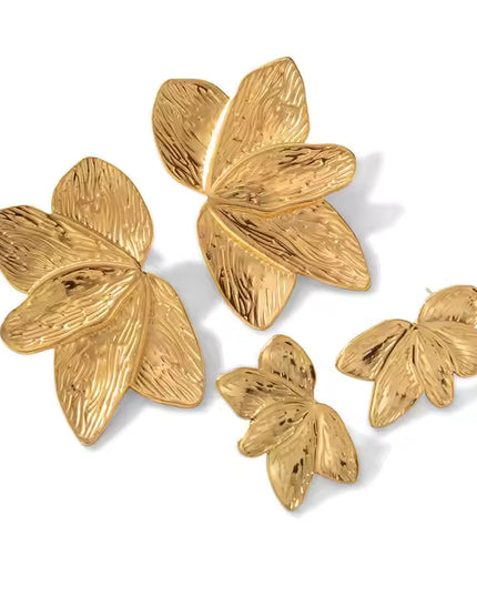 Golden Bloom Earrings – A Floral Symphony in Gold
