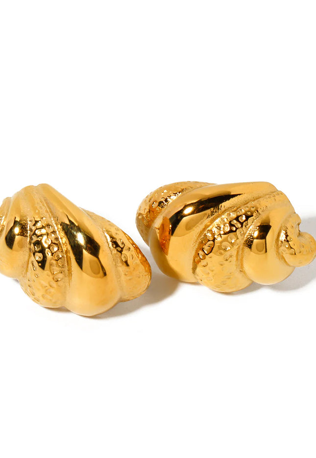 Wave Crest Earrings – Sculpted Fluidity in Gold