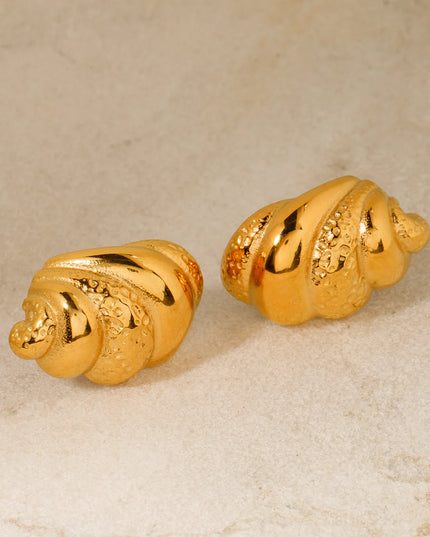 Wave Crest Earrings – Sculpted Fluidity in Gold
