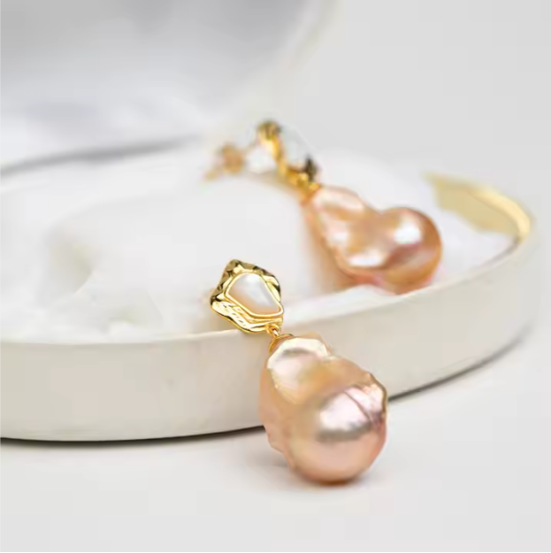 The Candy - A 925 Silver Natural Baroque Pearl Earrings