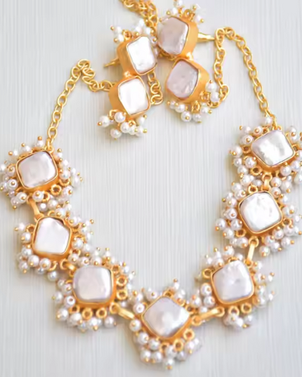 The Clementines - Luxurious Natural Pearl Set