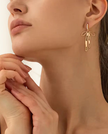 GOLD RIBBON DANCERS – DROP EARRINGS