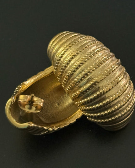 Regal Shell Earrings – Textured Elegance in Gold