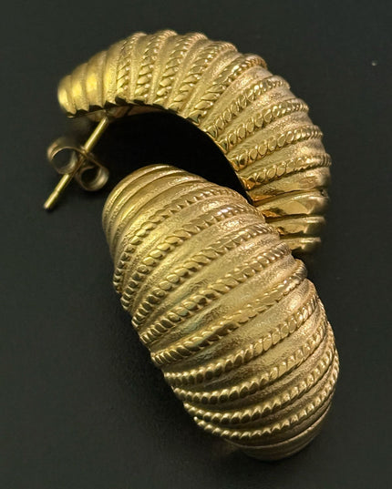 Regal Shell Earrings – Textured Elegance in Gold