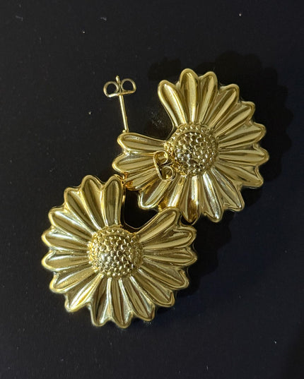 Golden Bloom Earrings – Radiant Floral Elegance