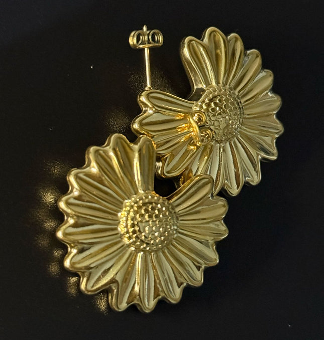 Golden Bloom Earrings – Radiant Floral Elegance