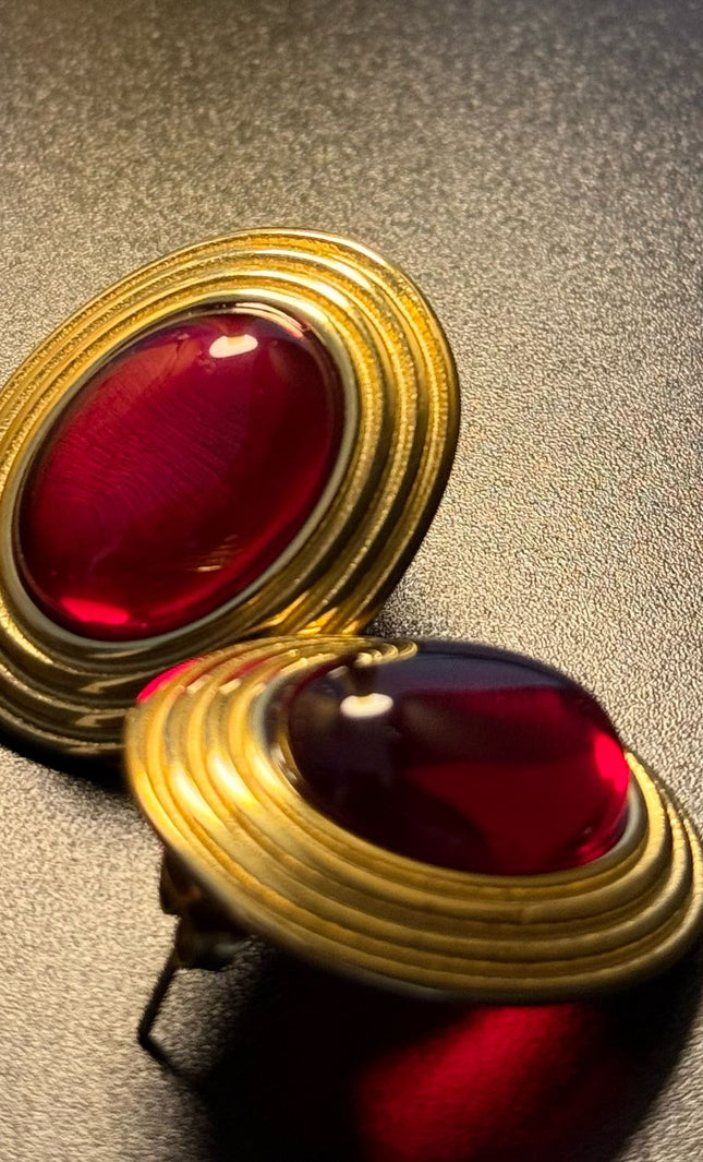 ROYAL OVAL STUDS - DIAMOND RED DAME EARRINGS WITH 18K GOLD PLATE