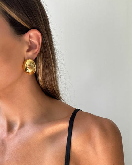Gilded Essence Earrings – Bold Elegance in Gold