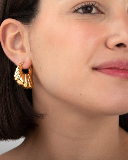 Aurora Hoop Earrings – Sculpted Elegance in Gold